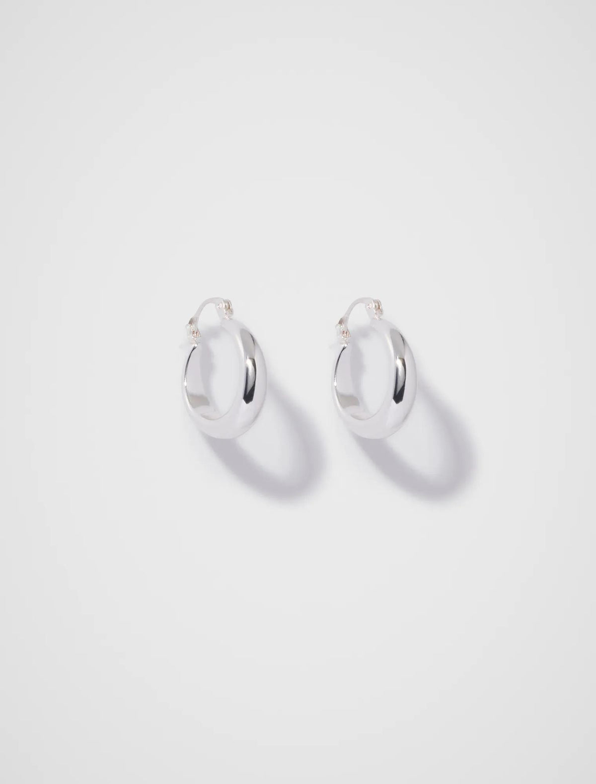 Dionne Hinge Hoop Earrings Silver_mannequin