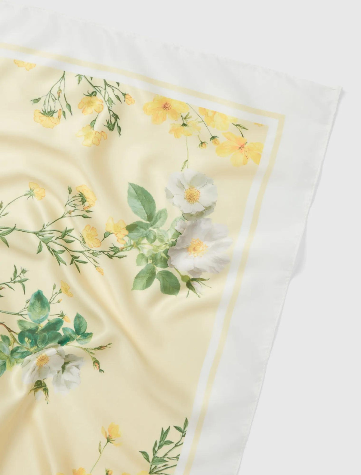 Gabbie Satin Scarf Saffia Ditsy_mannequin