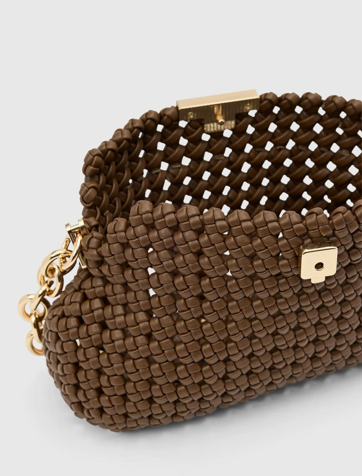 Teagan Weave Chain Bag Chocolate_mannequin