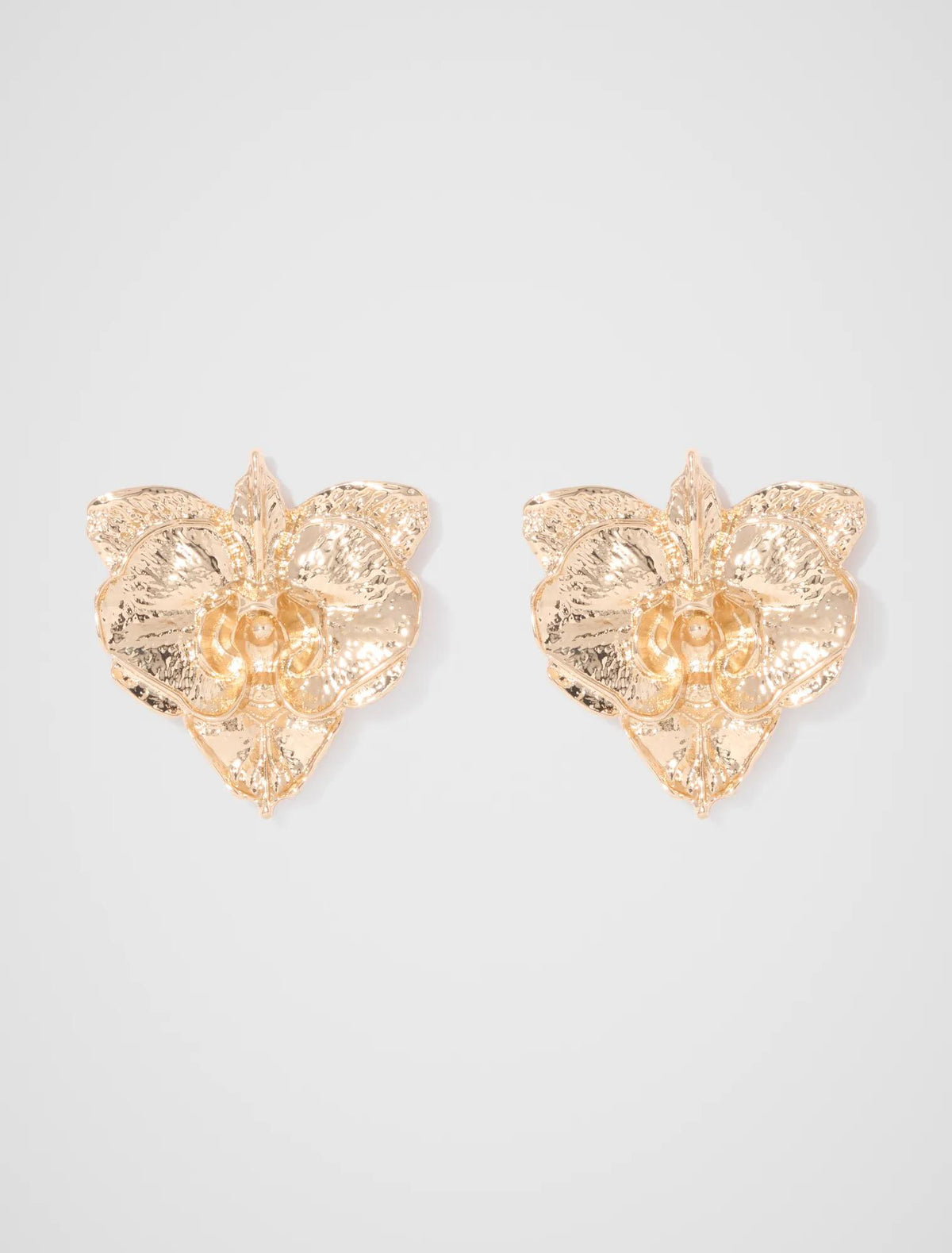 Signature Pru Petal Earring Gold_mannequin