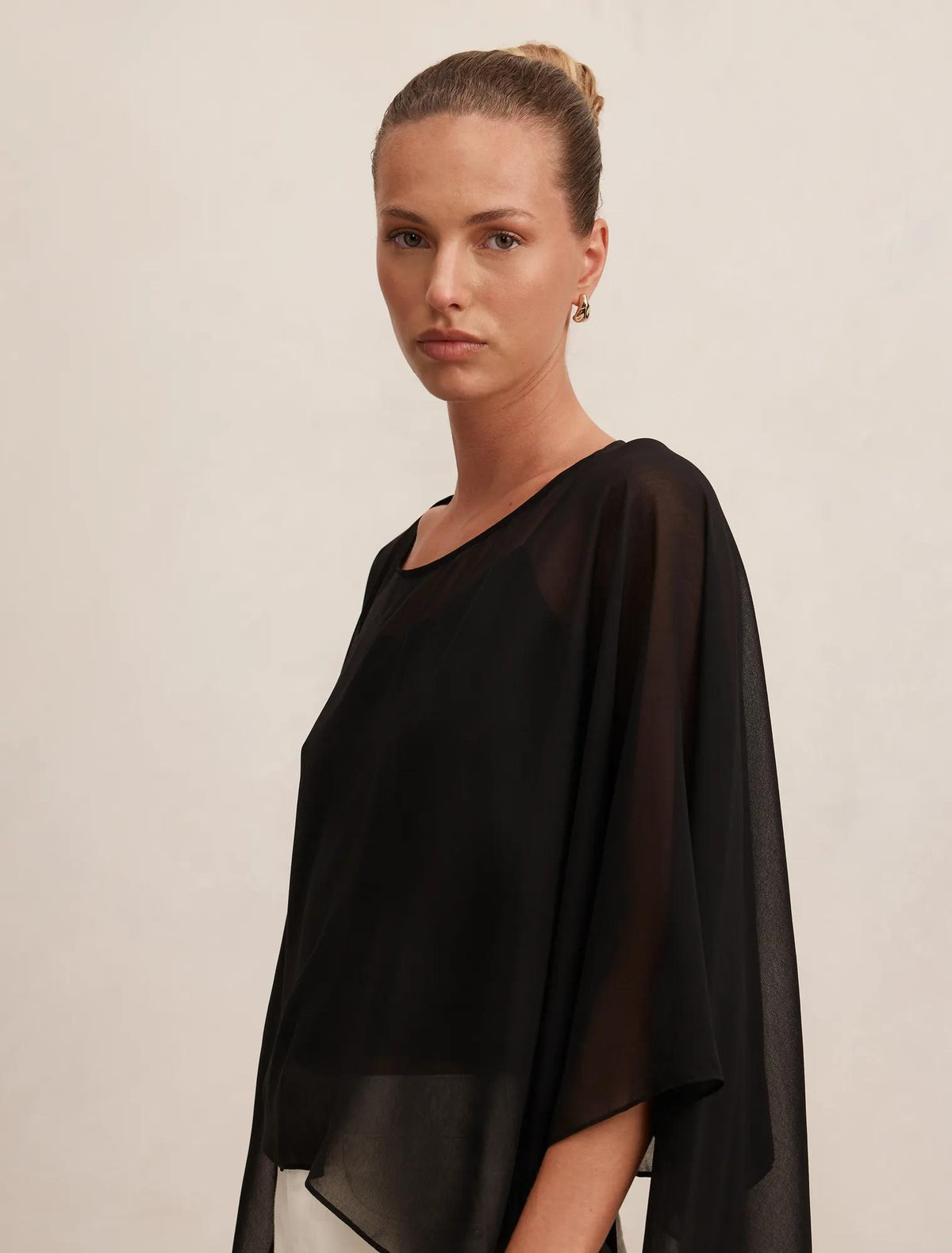 Gia Cape Black