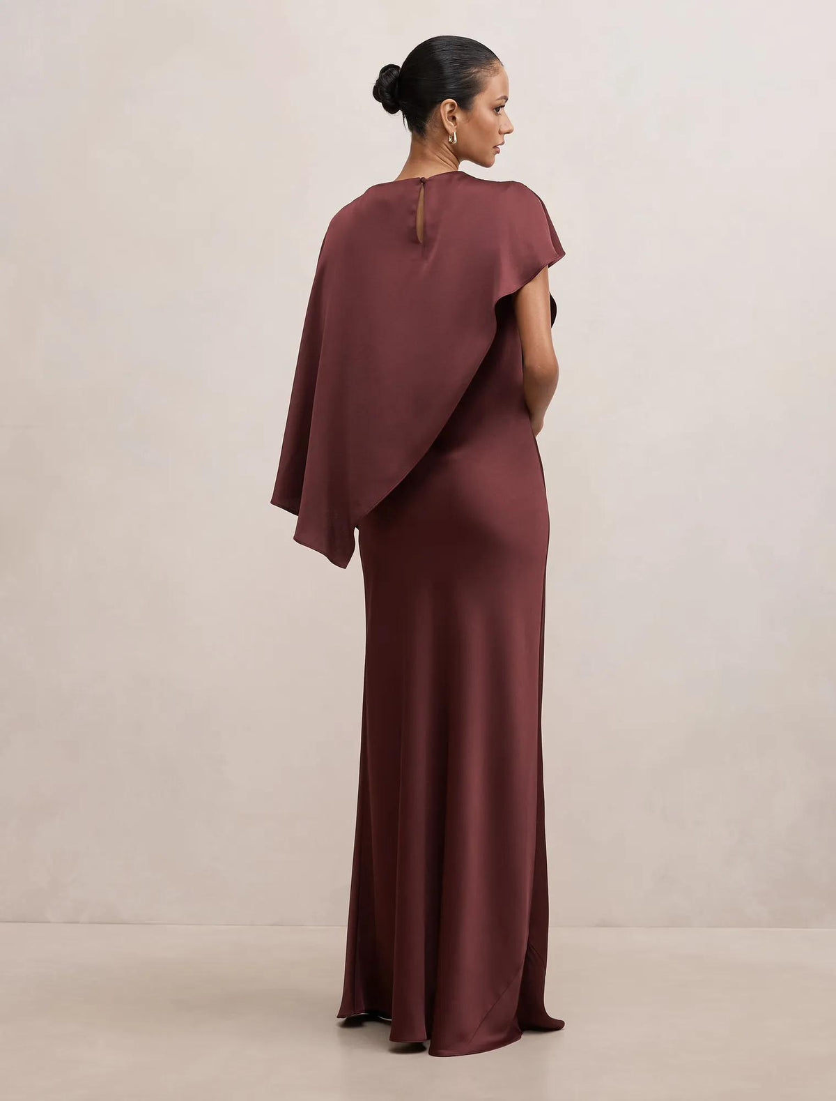 Zinnia Petite Cape Maxi Dress Dark Plum