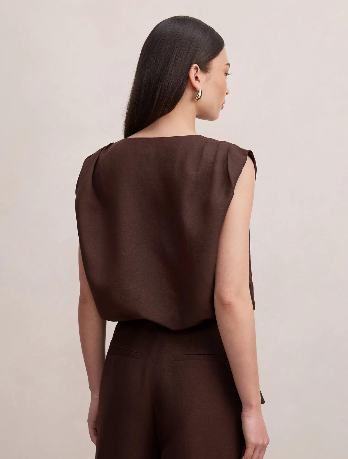 Naia Bubble Hem Top Chocolate