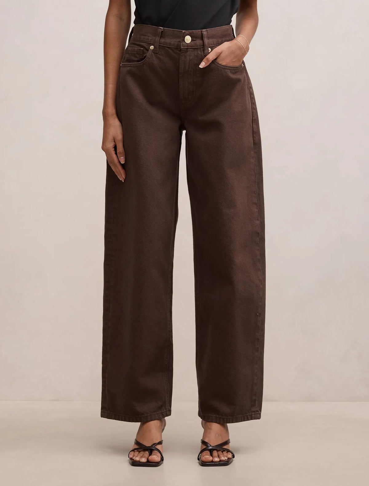 Emma Petite Mid Rise Barrel Jeans Chocolate