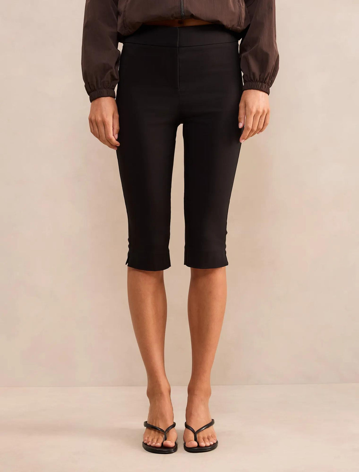 Alex Knee Length Capri Pants Black