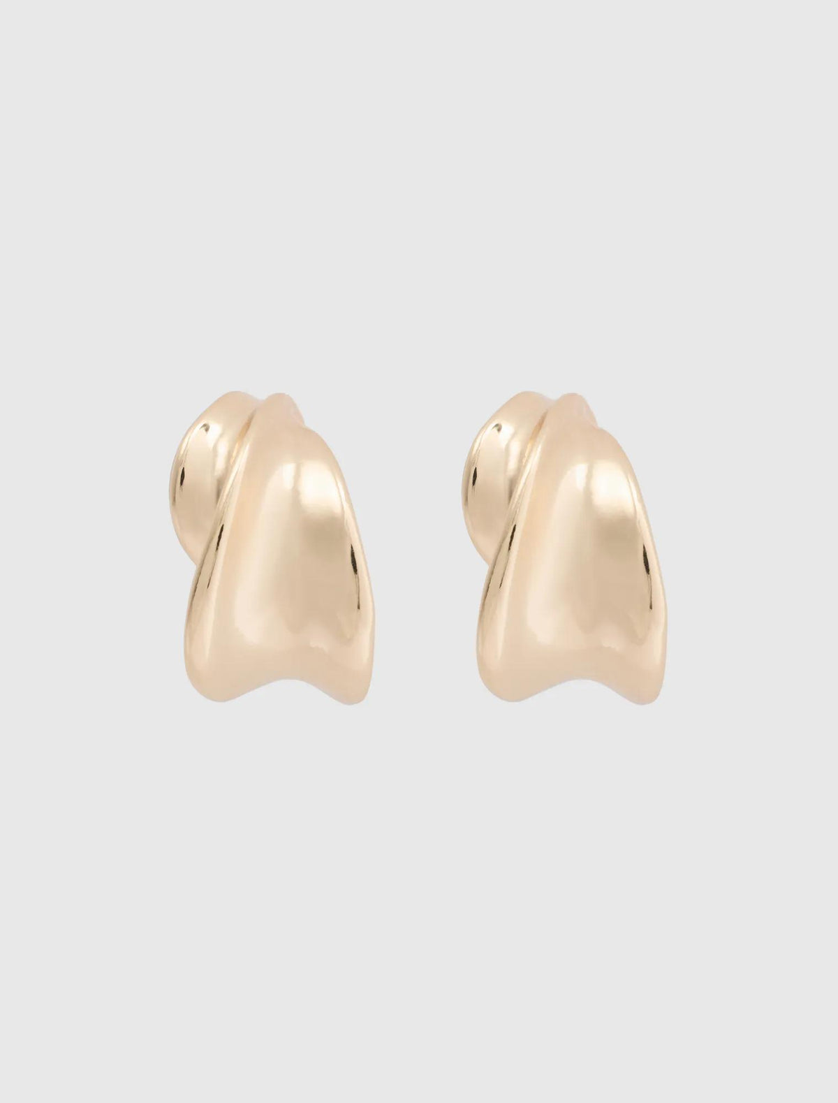 Signature Helena Earring Gold_mannequin