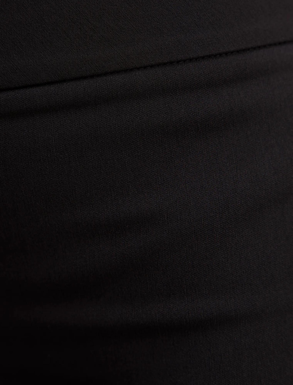 Alexis Flared Hem Capri Black