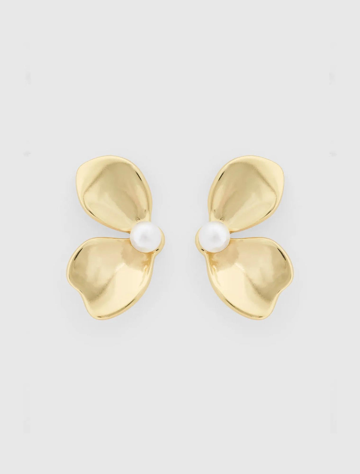 Pearl Petal Earring Gold Plated
