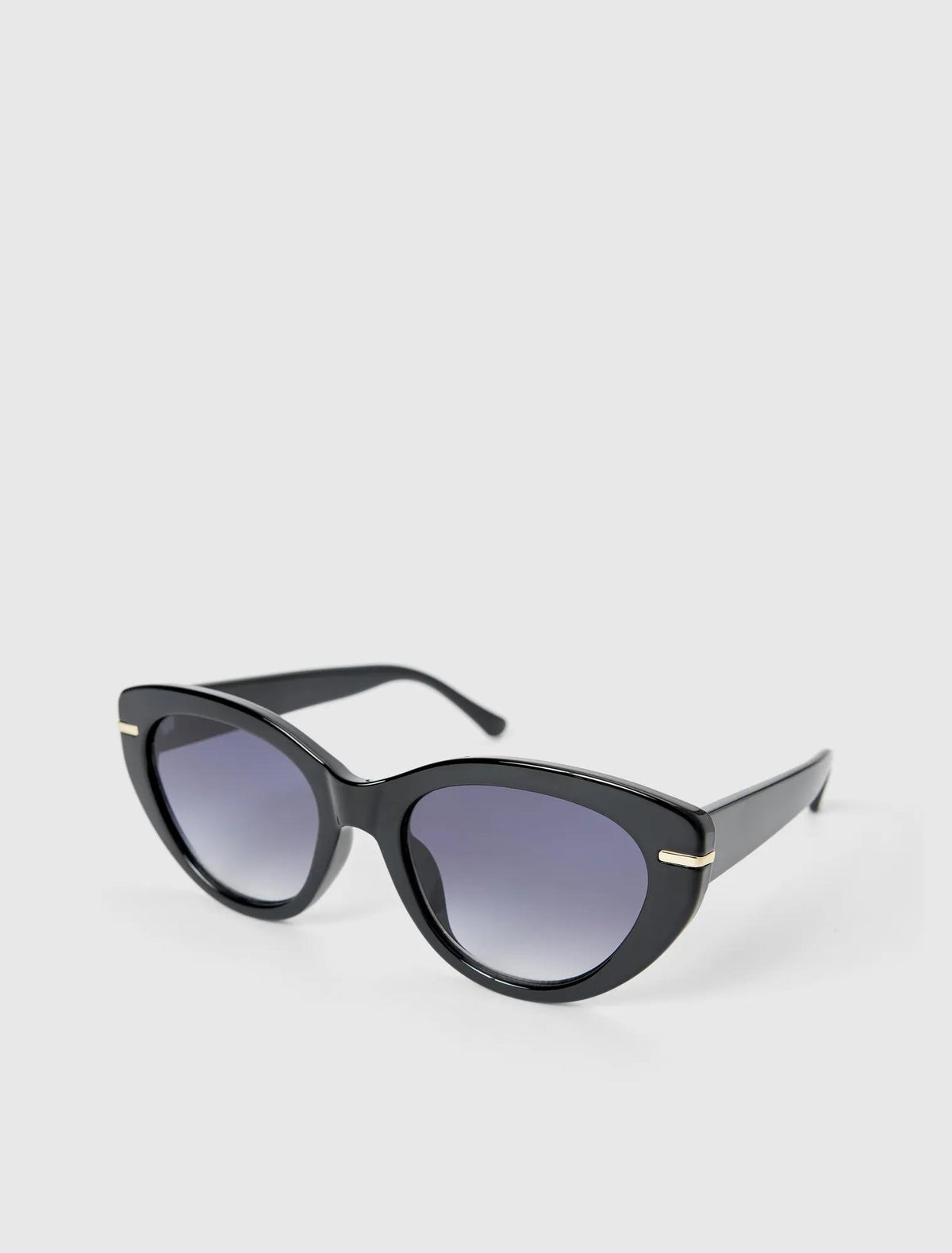 Cici Cateye Sunglasses Black_mannequin