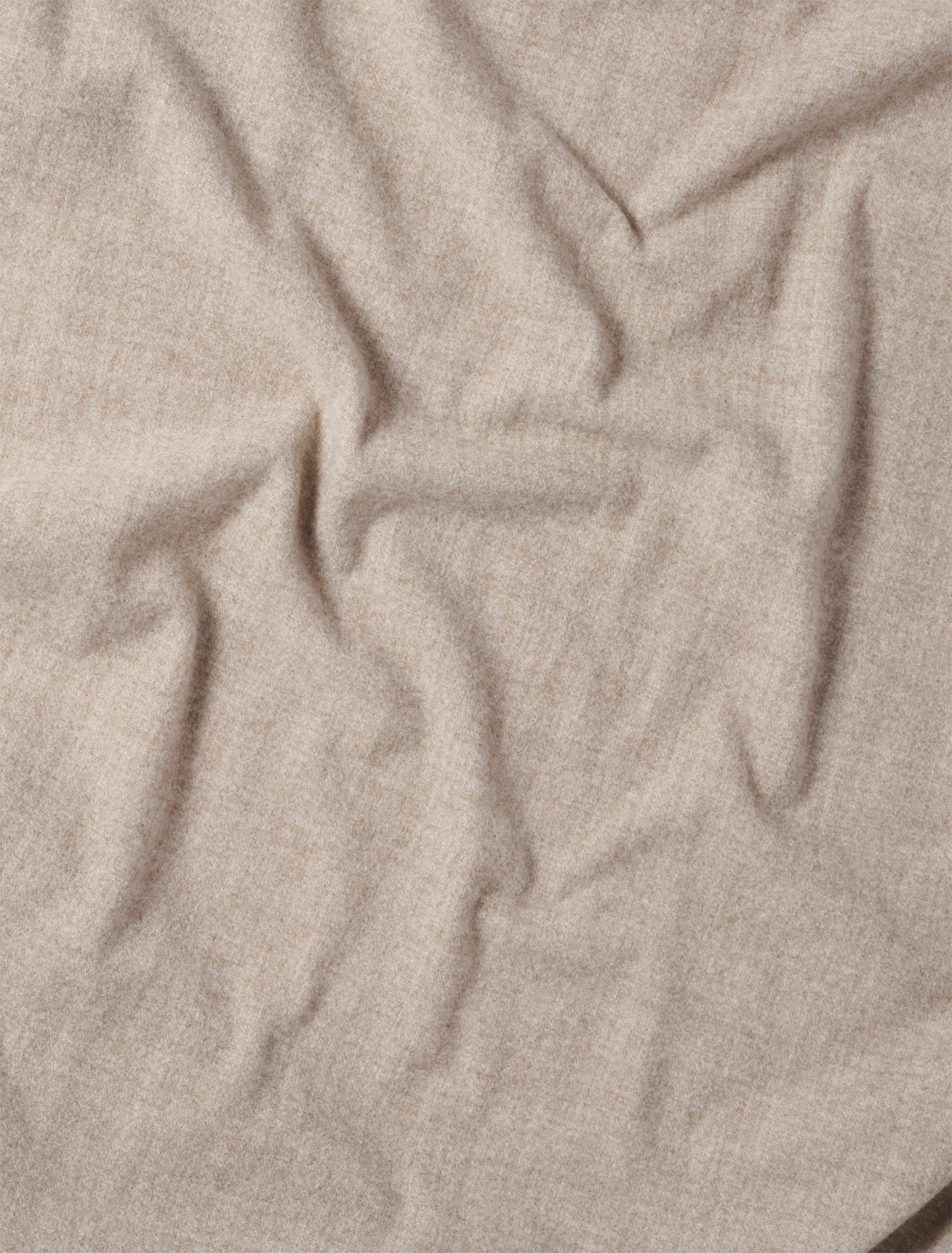 Sasha Solid Scarf Beige Marle_mannequin