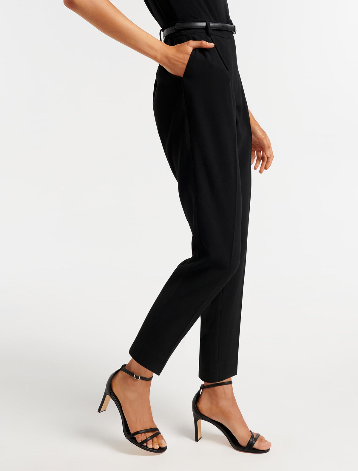 Carmen Petite Belted Tapered Pants Black