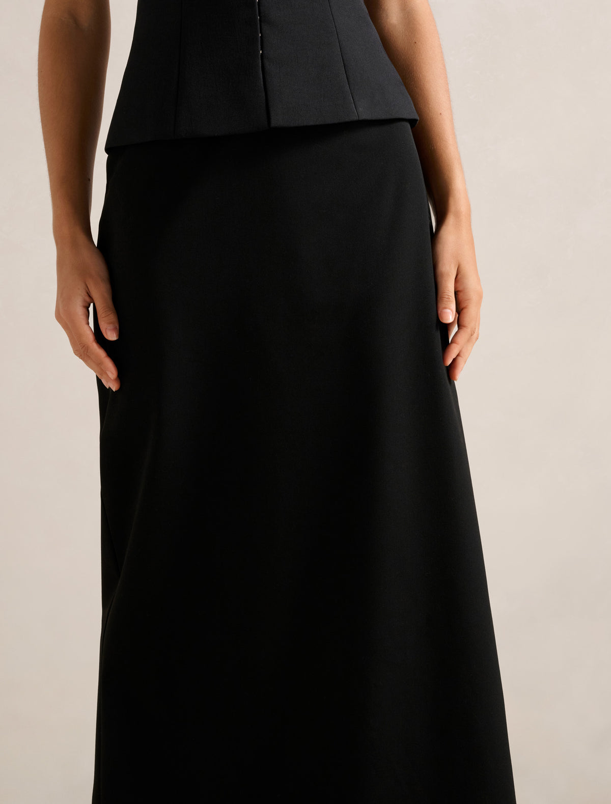 Drew Low Waist Column Skirt Black